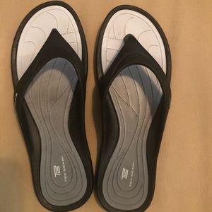 NWOT Flip Flops